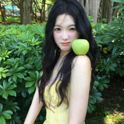 亲切的金子海报