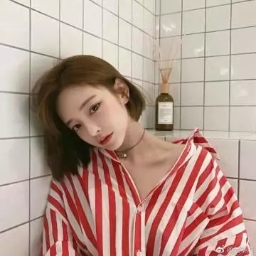 地铁女孩海报
