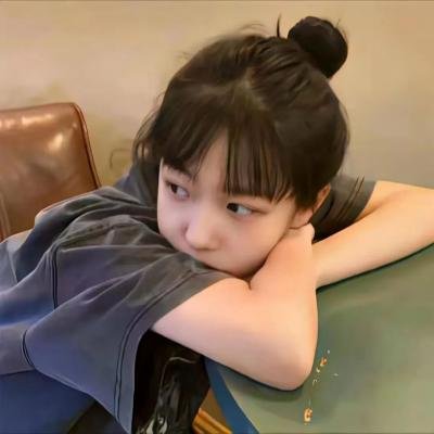 关于一个女孩海报